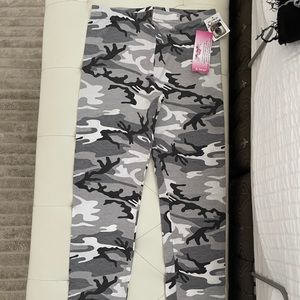 So Nikki camo leggings kids in gray/white size XL